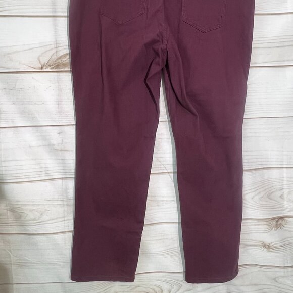 Gloria Vanderbilt Tapered Leg Jeans – Size 18W – NWT - Picture 3 of 5